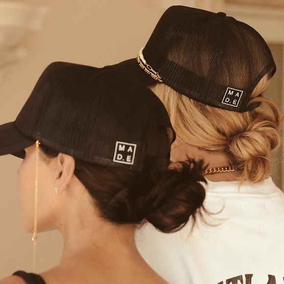 OTTO - MAD.E Hats Trucker Hat in Black with Chains - Picture 2 of 10